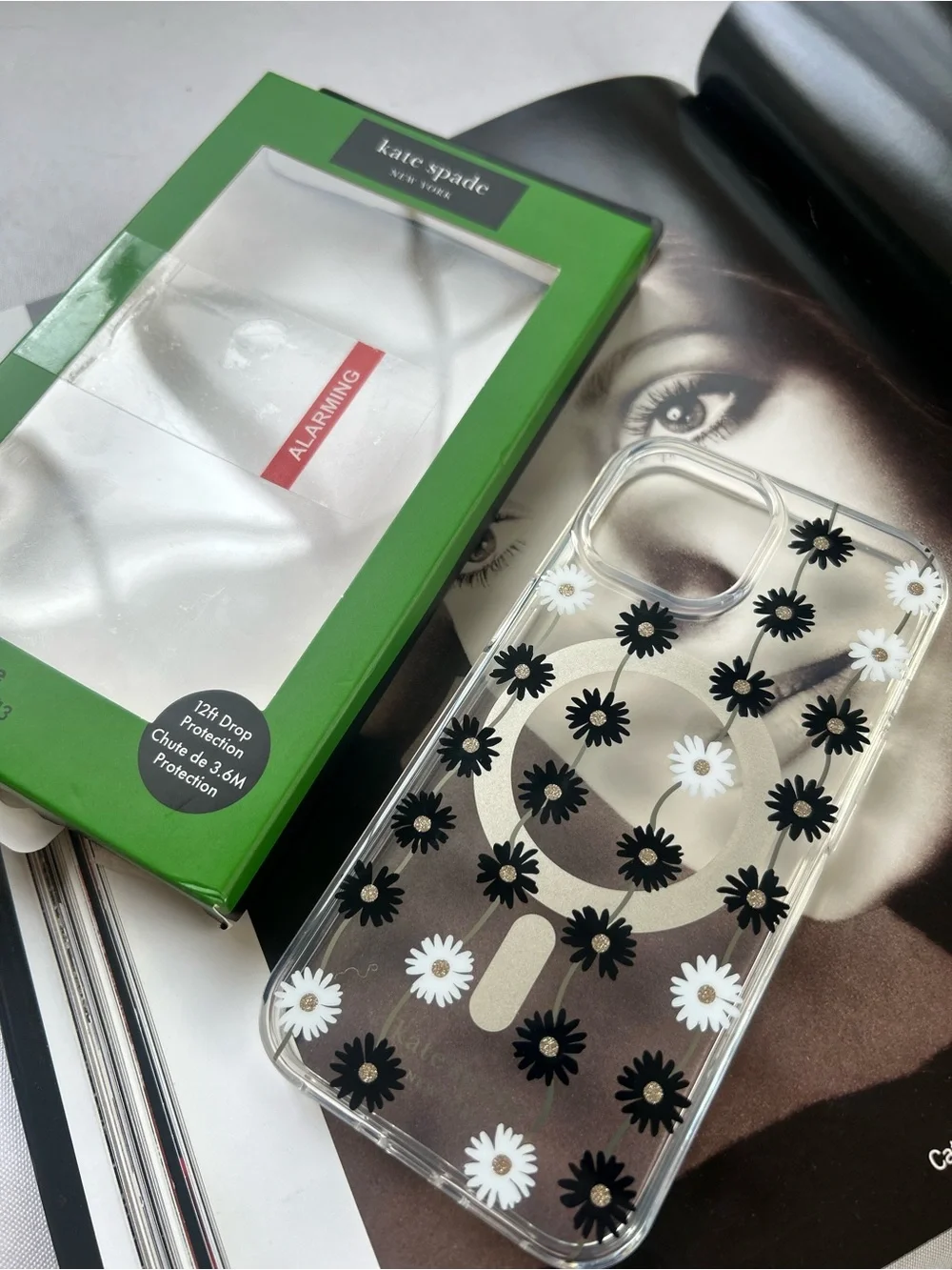 kate spade Clear iPhone protective case 15/14/13with Black & White Floral Design